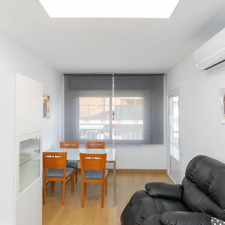 Cadillac Check-in Flexible-bien Comunicado-cerca Barcelona Daire Cornellà de Llobregat